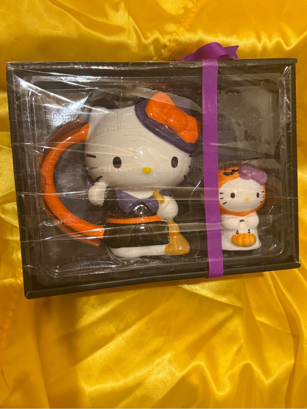 Hello Kitty Halloween Ceramic Mug & Figurine Set -Brand New In Box! Free gift!